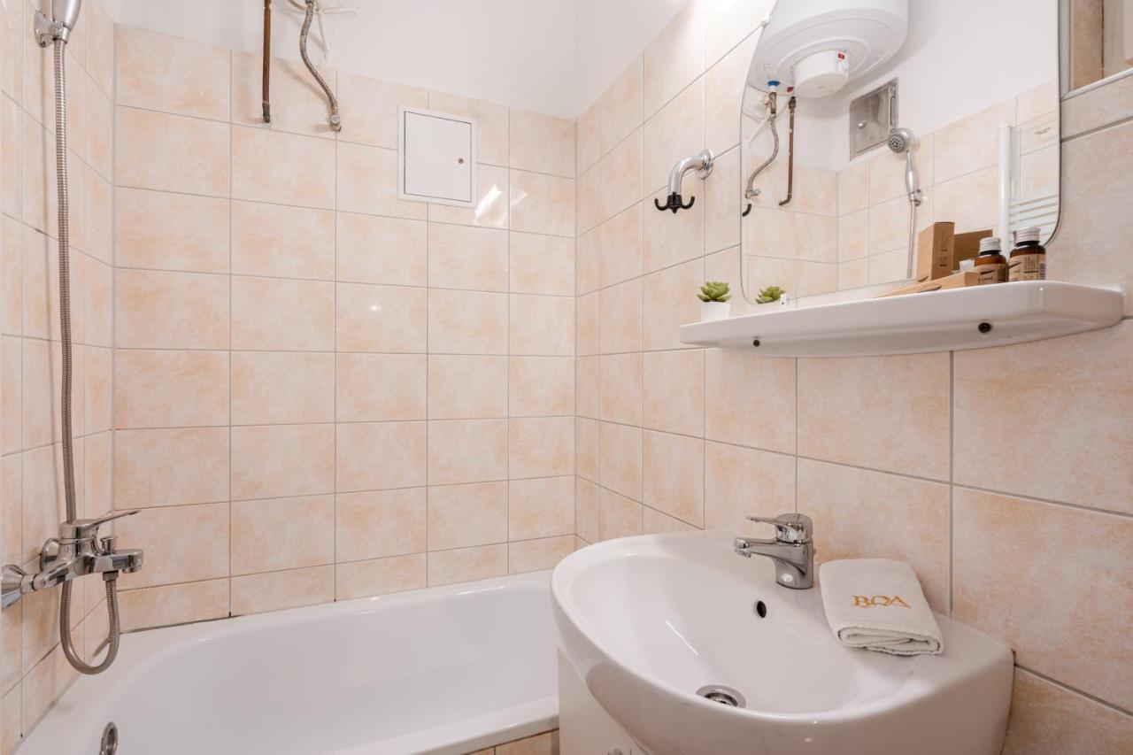 B8 - Grand Boulevard Cozy Apartment - Best Location By Bqa Budapest Bagian luar foto