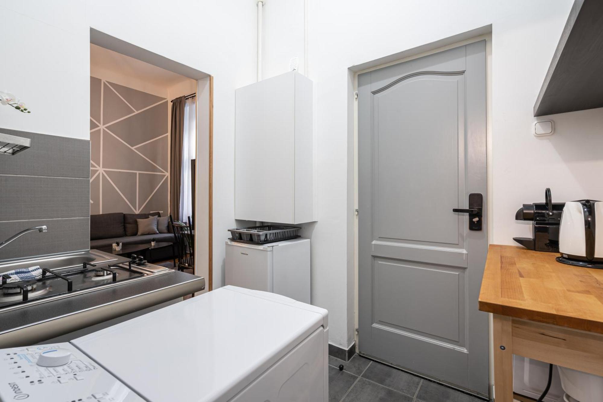 B8 - Grand Boulevard Cozy Apartment - Best Location By Bqa Budapest Ruang foto